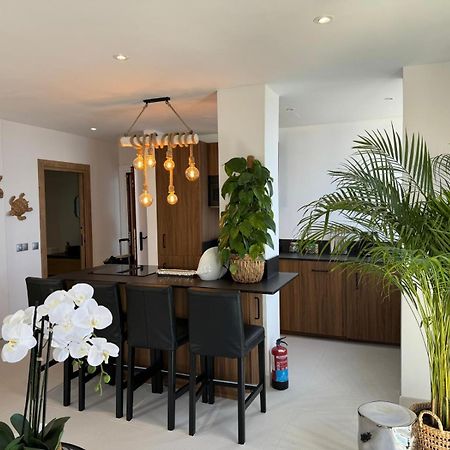 Marbella Beachfront Apartment Bagian luar foto