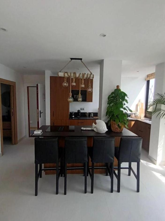 Marbella Beachfront Apartment Bagian luar foto