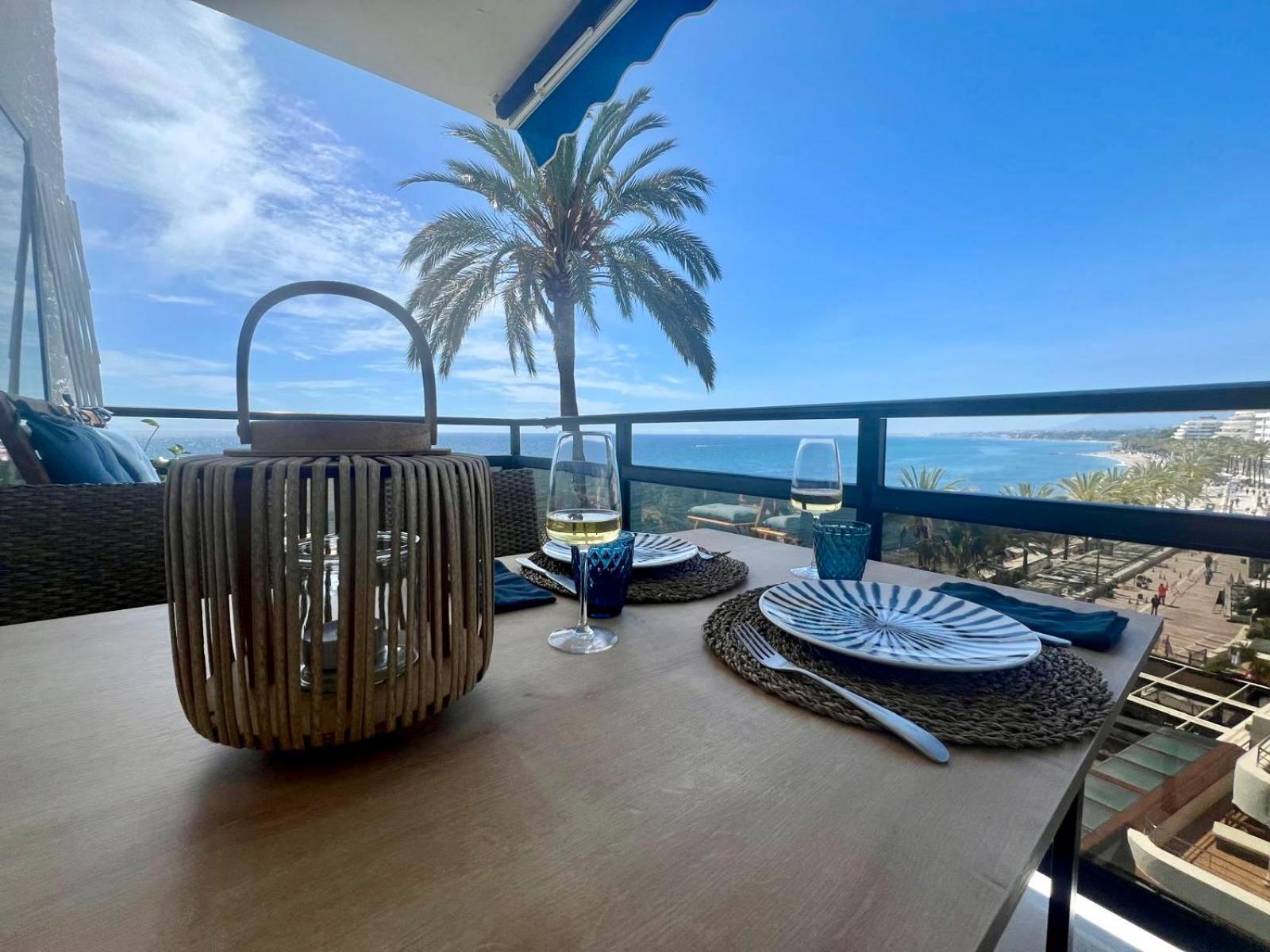 Marbella Beachfront Apartment Bagian luar foto