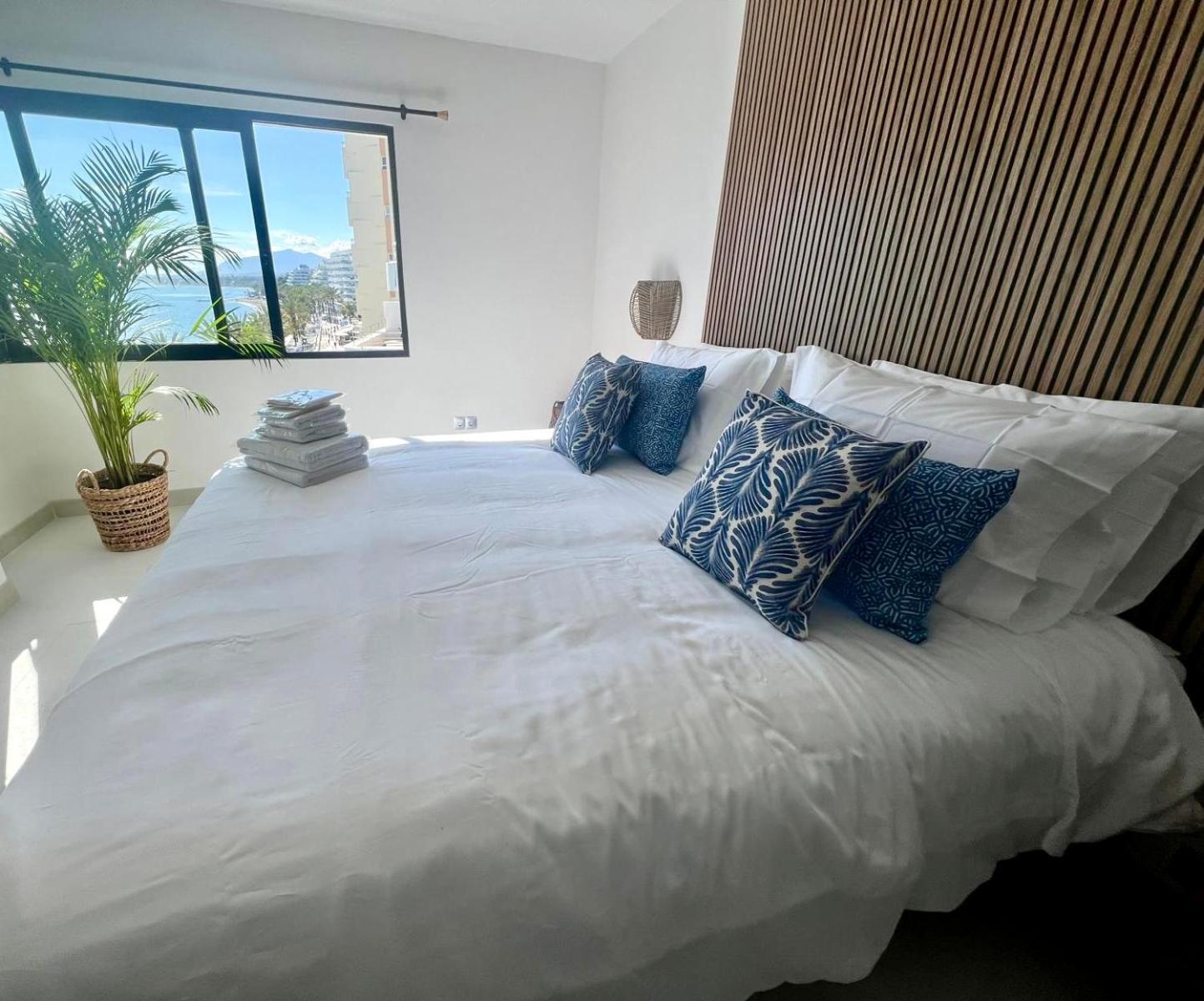Marbella Beachfront Apartment Bagian luar foto