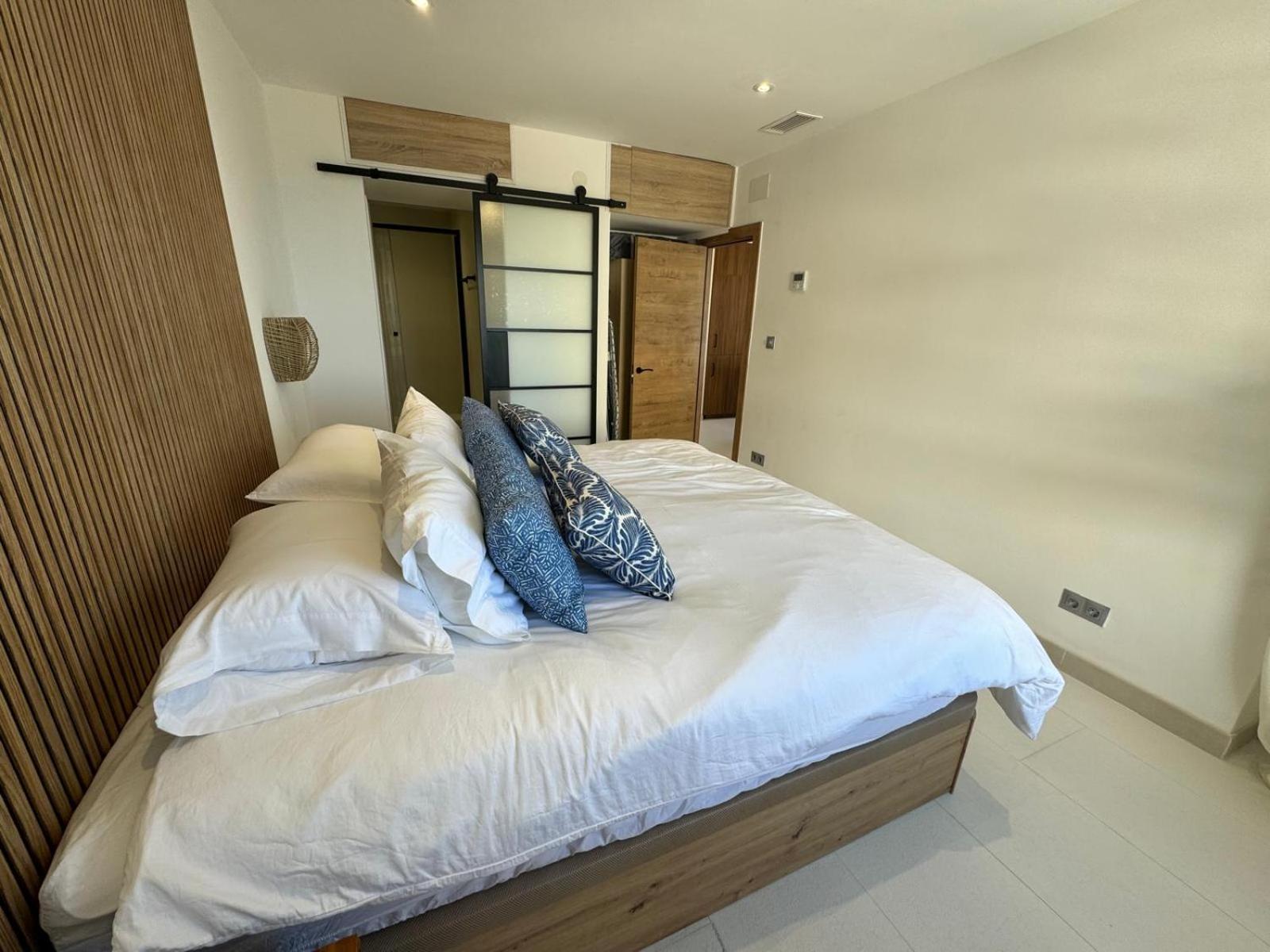 Marbella Beachfront Apartment Bagian luar foto