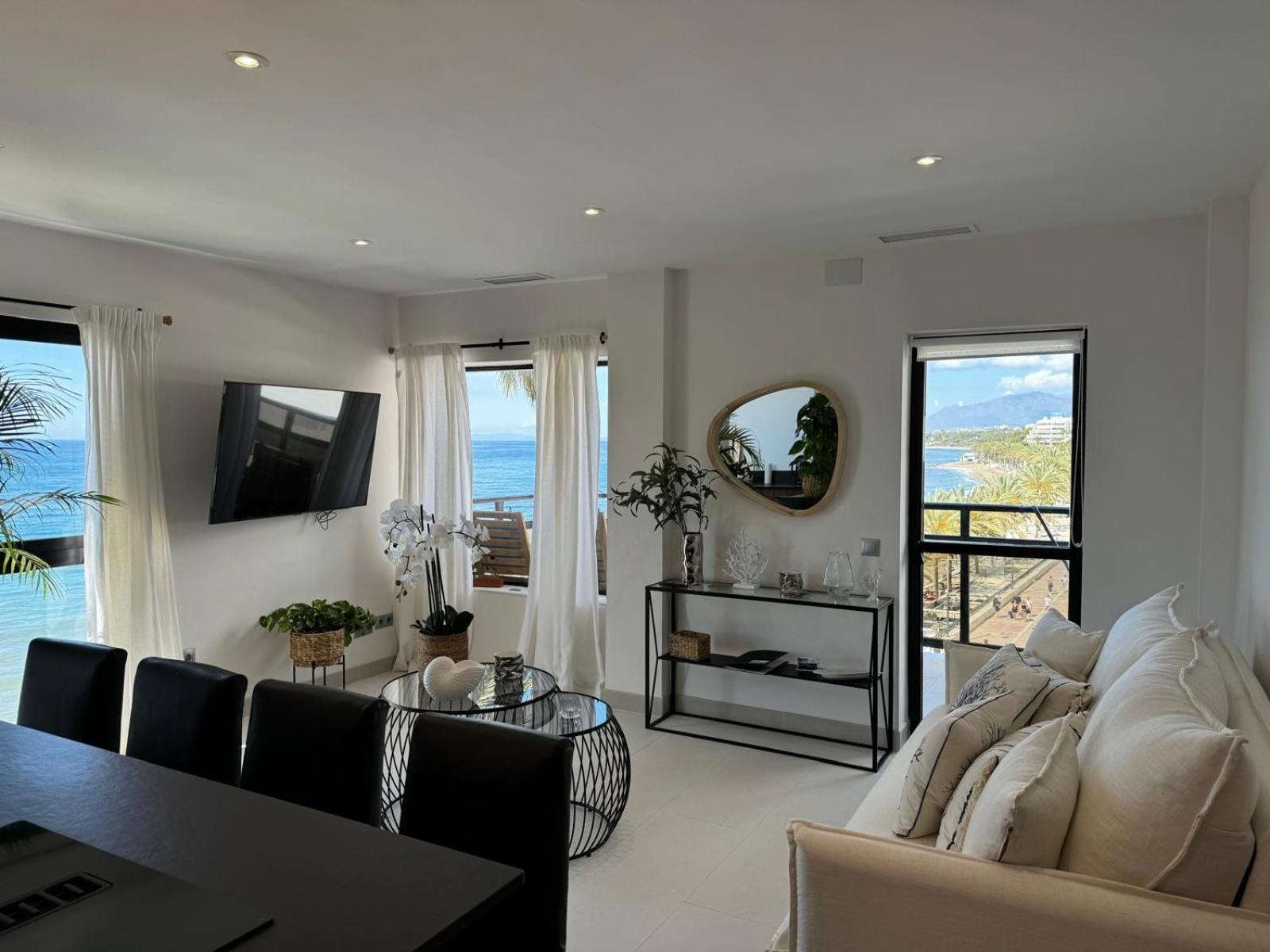 Marbella Beachfront Apartment Bagian luar foto